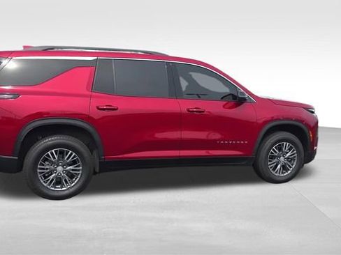 Used 2026 Chevrolet Traverse LT w/ Driver Confidence Package AWD/4WD image 2