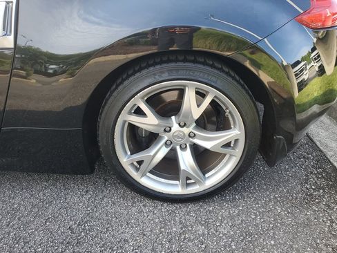 Used 2011 Nissan 370Z Touring w/ Sport Pkg RWD image 13