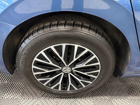 Used 2020 Volkswagen Jetta SE w/ SE Cold Weather Package FWD image 19