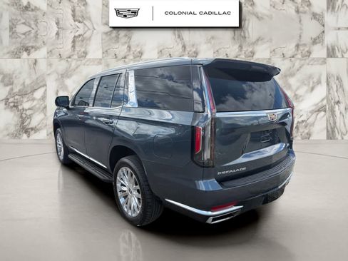 Used 2021 Cadillac Escalade Premium Luxury AWD/4WD image 3