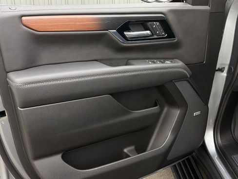 Used 2026 GMC Yukon Denali w/ Sun & Power Step Package image 21