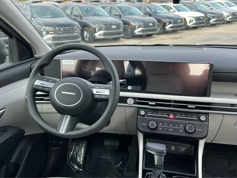 New 2026 Hyundai Tucson SE image 23