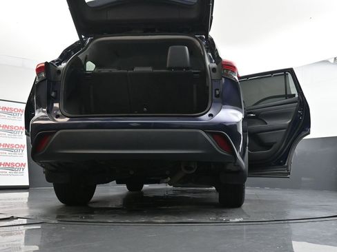 Used 2023 Toyota Highlander XLE image 47