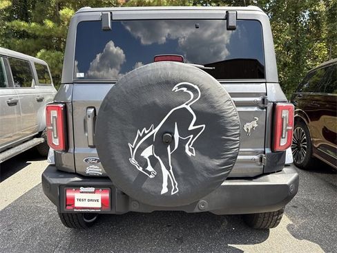 Used 2022 Ford Bronco Outer Banks image 14