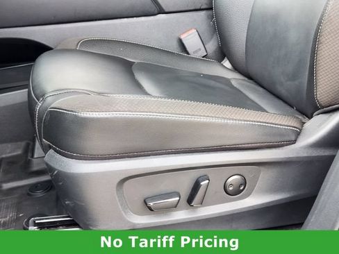 Used 2025 Nissan Pathfinder SL FWD image 22