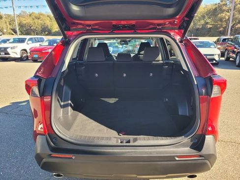 Used 2022 Toyota RAV4 XLE image 8