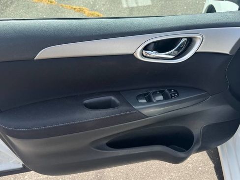 Used 2015 Nissan Sentra S image 13