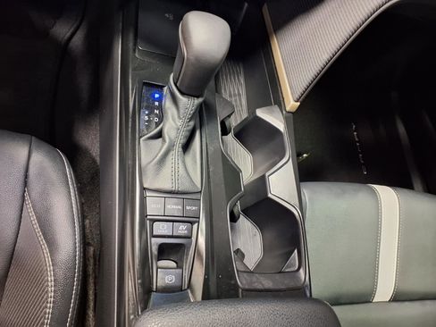 Used 2025 Toyota Camry SE w/ Convenience Package image 18