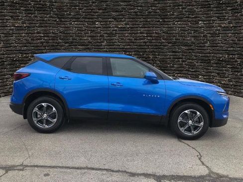 New 2025 Chevrolet Blazer LT w/ Convenience Package image 3