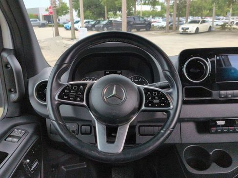Used 2019 Mercedes-Benz Sprinter 2500 image 11
