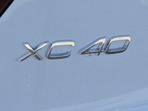 New 2026 Volvo XC40 B5 Plus w/ Protection Package Premier AWD/4WD image 11