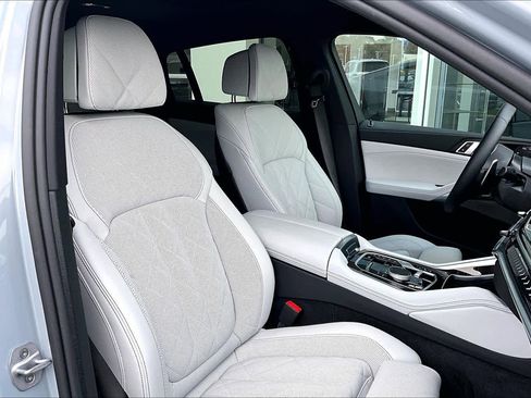 Certified 2026 BMW X6 xDrive40i image 9