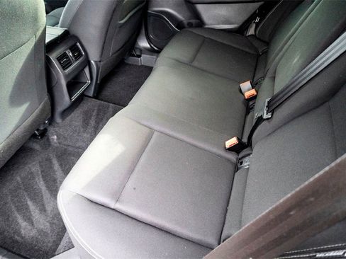 Used 2025 Nissan Rogue S image 27