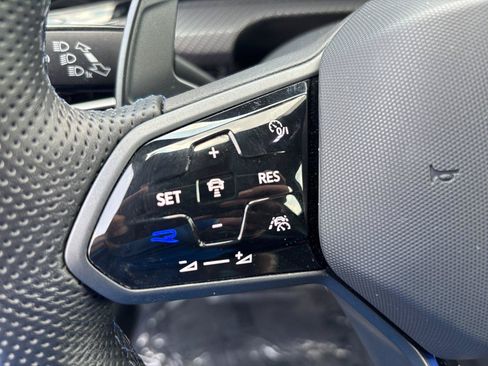 Used 2024 Volkswagen Golf R AWD/4WD image 19