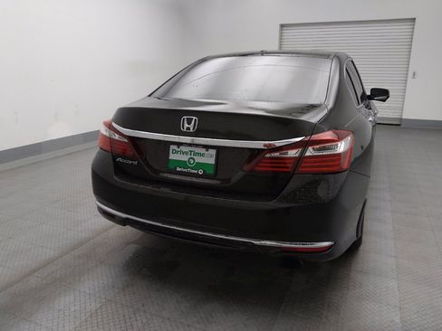 Used 2017 Honda Accord EX image 7