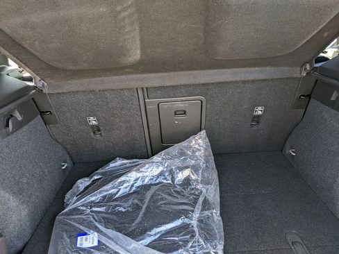 Certified 2023 Volvo XC40 Recharge Ultimate image 27