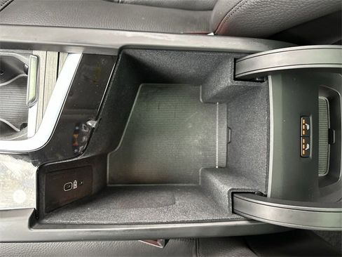 Certified 2025 Volvo XC60 B5 Plus image 21