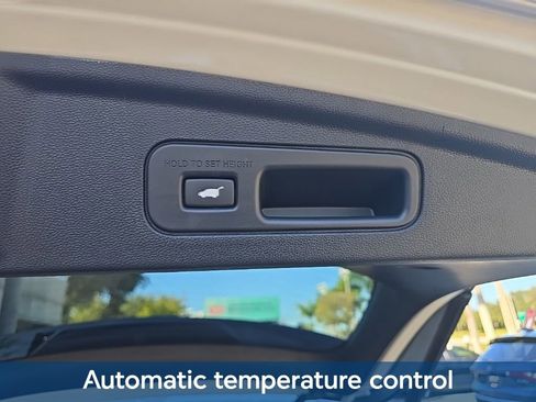 Used 2025 Acura MDX FWD image 11