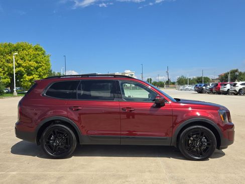Used 2024 Kia Telluride EX X-Line AWD/4WD image 2