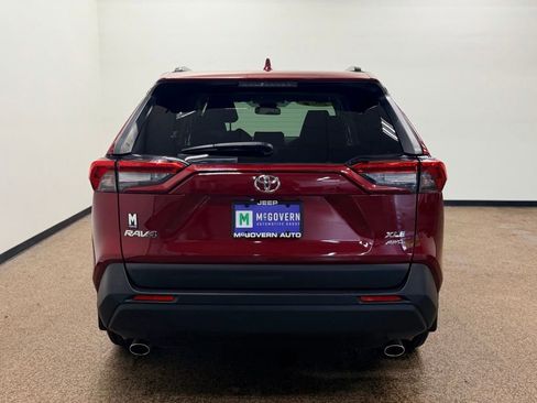 Used 2020 Toyota RAV4 XLE w/ Convenience Package AWD/4WD image 4