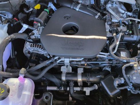 New 2026 Jeep Grand Cherokee L Laredo image 31