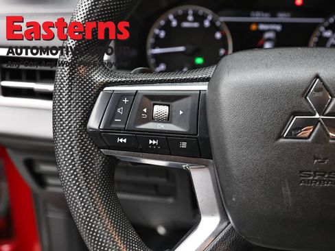 Used 2024 Mitsubishi Outlander ES AWD/4WD image 15