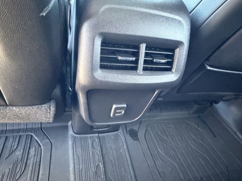 Used 2024 GMC Terrain SLT w/ Infotainment Package II image 11