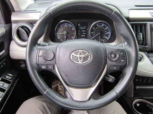 Used 2016 Toyota RAV4 Limited AWD/4WD image 16