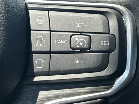 Used 2024 Jeep Wagoneer L Series II image 12