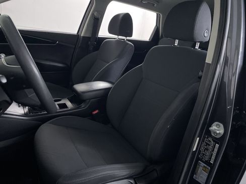 Used 2019 Kia Sorento LX image 12