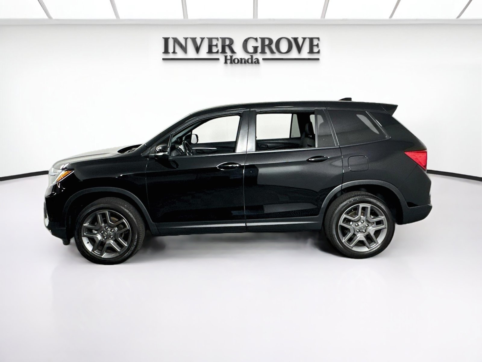 Used 2024 Honda Passport EX-L image 8