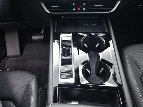 New 2026 Volkswagen Atlas SE FWD image 13
