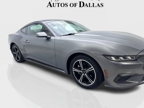 Used 2025 Ford Mustang Coupe image 12