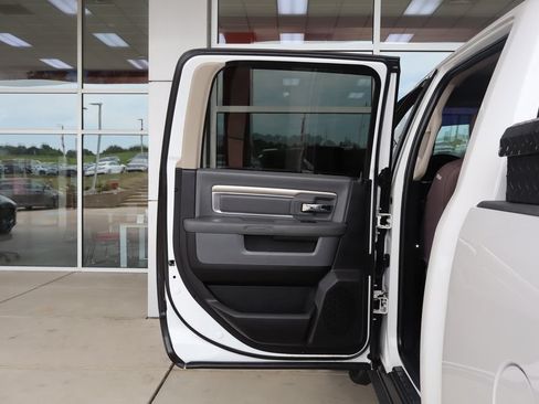 Used 2017 RAM 2500 SLT AWD/4WD image 29