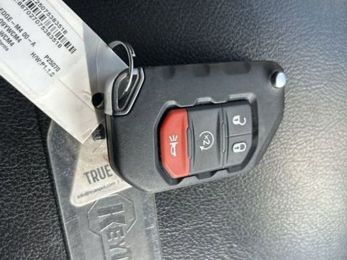 Used 2023 Jeep Gladiator Mojave w/ Cold Weather Group image 26