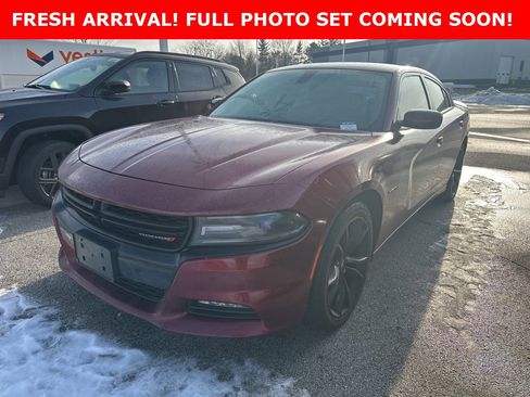 Used 2018 Dodge Charger SXT w/ Blacktop Package image 1