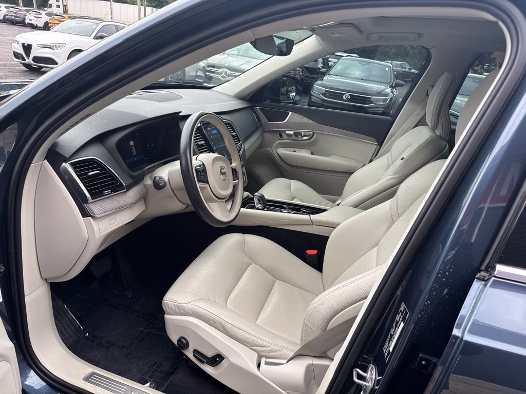 Used 2023 Volvo XC90 B6 Plus AWD/4WD image 27