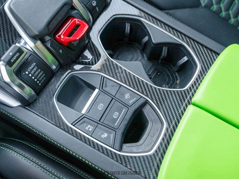 Used 2021 Lamborghini Urus image 32