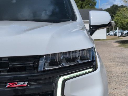 Certified 2023 Chevrolet Tahoe Z71 w/ Luxury Package AWD/4WD image 10