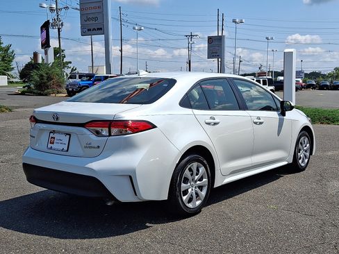 Used 2024 Toyota Corolla LE FWD image 7