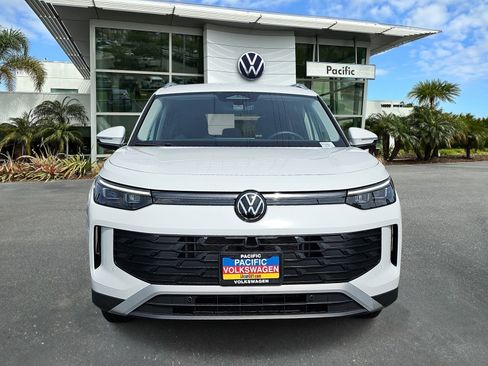 Used 2025 Volkswagen Tiguan S FWD image 2