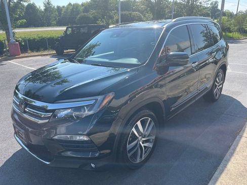 Used 2018 Honda Pilot Touring image 3