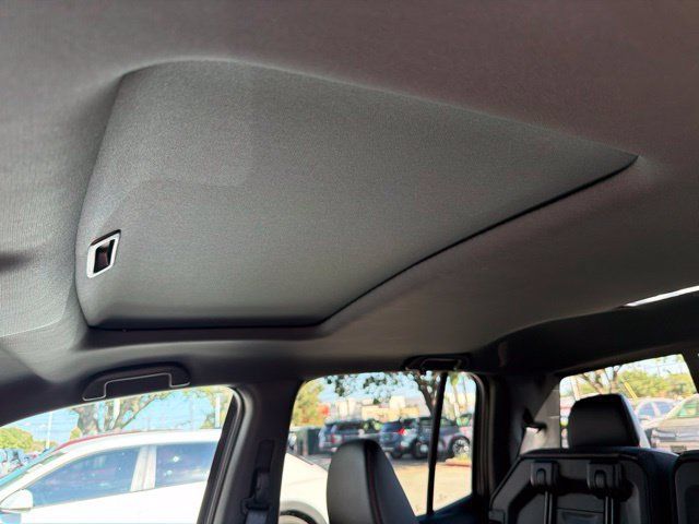 Used 2025 Honda Ridgeline Black Edition image 10
