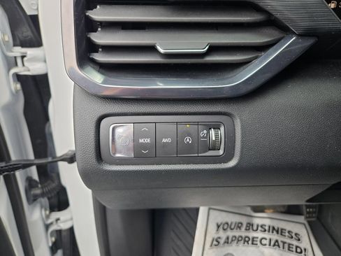 Used 2025 GMC Acadia AT4 w/ Luxury Package AWD/4WD image 16