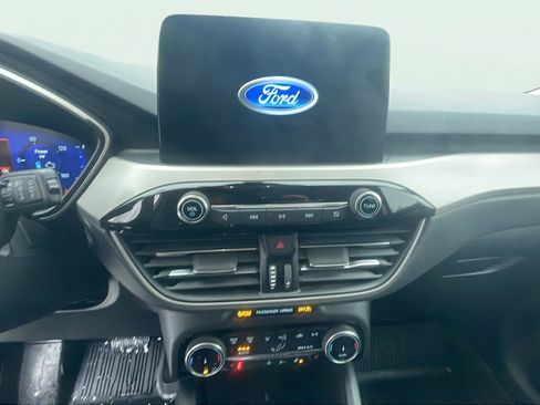 Used 2022 Ford Escape SEL w/ Technology Package image 12