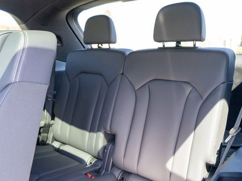 Used 2025 Audi Q7 3.0T Premium Plus image 32