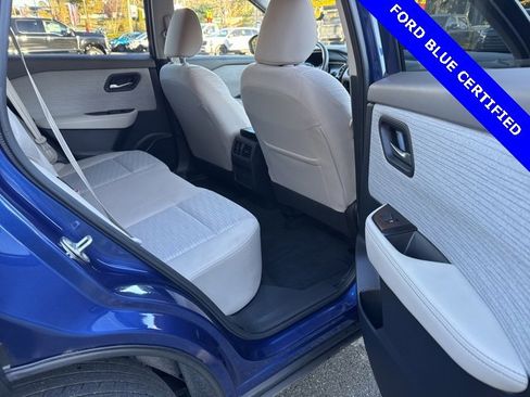 Used 2023 Nissan Rogue SV image 14