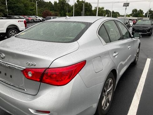Used 2017 INFINITI Q50 Signature Edition w/ All Weather Package (L93) AWD/4WD image 6