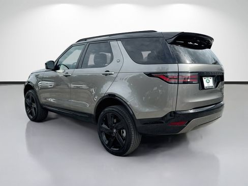 Used 2025 Land Rover Discovery Dynamic SE AWD/4WD image 3
