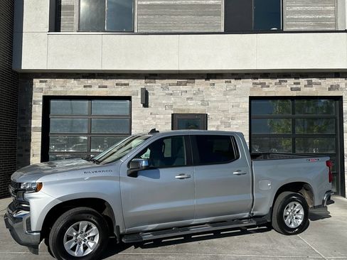 Used 2022 Chevrolet Silverado 1500 LT w/ Bed Protection Package AWD/4WD image 7